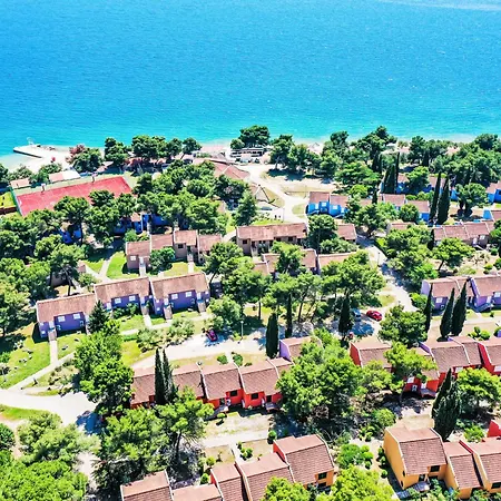 Medena-2 By Interhome טרוגיר