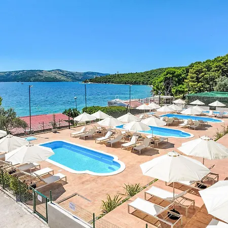 Medena-2 By Interhome تروغير